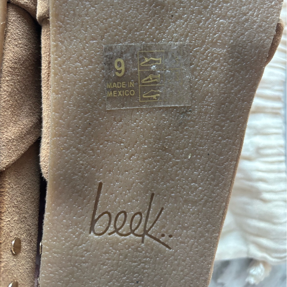EUC BEEK Kea Womens Brown Suede Crossover Slide Sandals size 9 - Picture 5 of 9